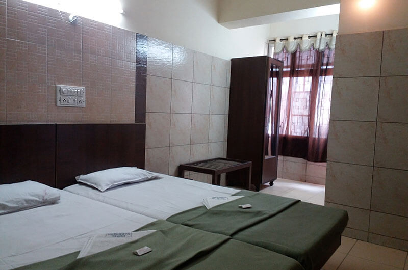 Hotel Haridwar-Deluxe Double Coat Room