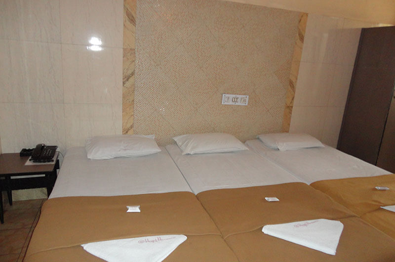 Hotel Haridwar-Deluxe Triple Coat Room2