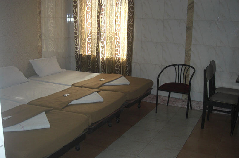 Hotel Haridwar-Deluxe Triple Coat Room4