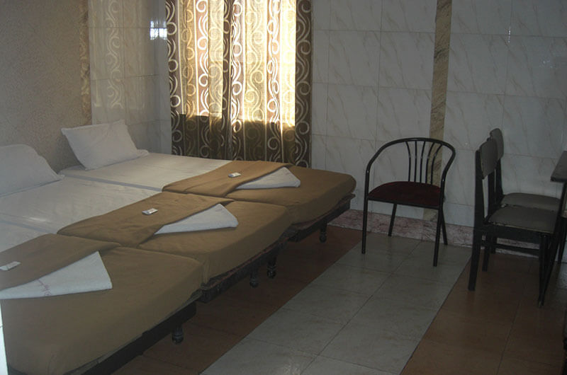 Hotel Haridwar-Deluxe Triple Coat Room5